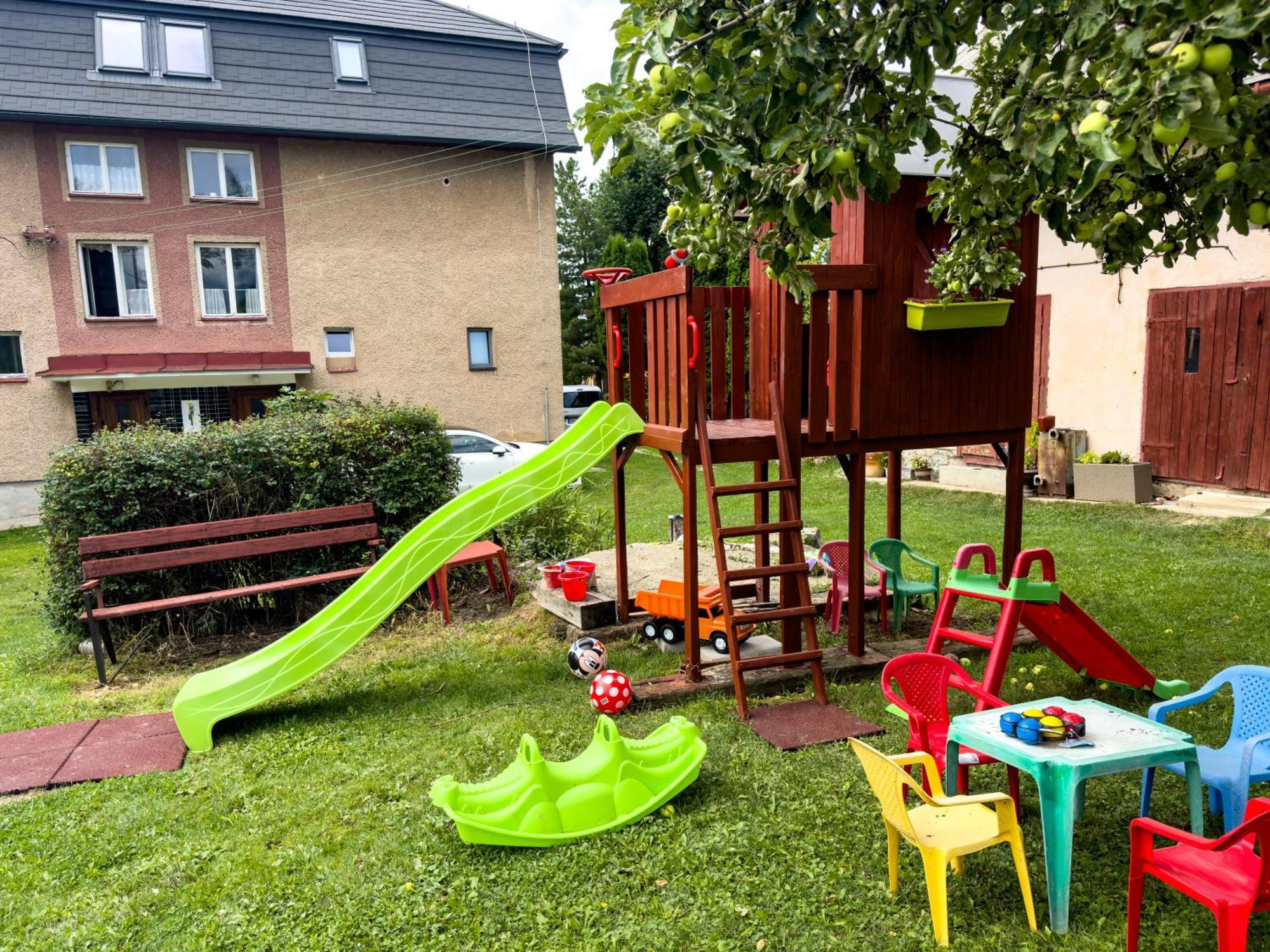 Guest House Privát Štrba Extérieur photo